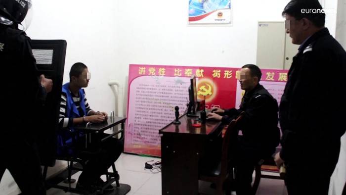 News video: Wie ein Fenster in einen Polizeistaat: Datenleck belegt Verfolgung von Uiguren in Xinjiang