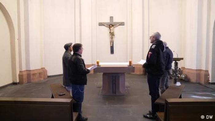 Video: Queere Katholiken ringen mit ihrer Kirche
