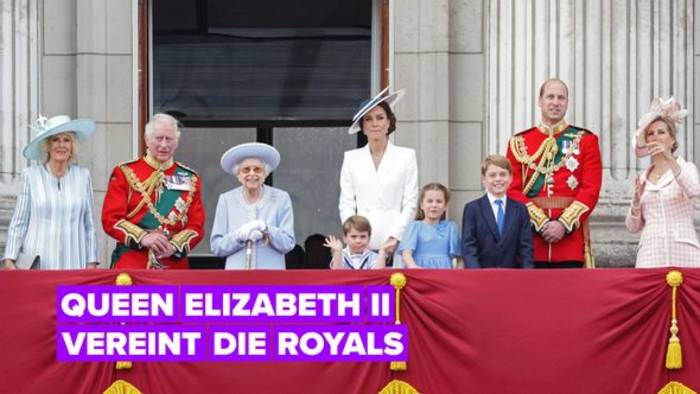 Video: Die Royals legen ihre Streitigkeiten beiseite und feiern das Platin-Jubiläum der Queen