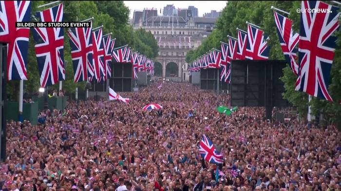 Video: 70. Thronjubiläum der Queen: Mega-Party am Buckingham Palace