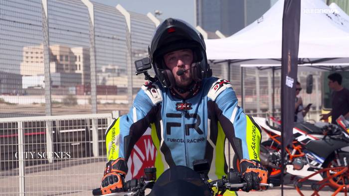 Video: Motorradszene in Dubai: Für jeden etwas dabei