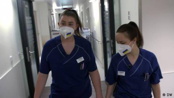 News video: Ukrainische Pflegekräfte helfen in deutschen Krankenhäusern