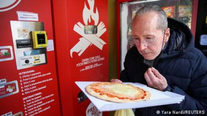 Video: Italien streitet um Pizza aus dem Automaten