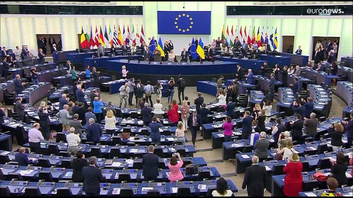 News video: EU-Parlamentspräsidentin Metsola fordert, Ukraine solle Kandidatenstatus erhalten