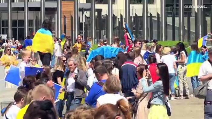 Video: Menschenkette für ukrainischen EU-Beitritt in Brüssel