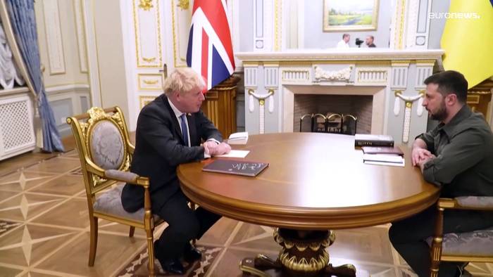 News video: Johnson: Ausbildungsversprechen und für Selenskyj ein Buch über die Königin