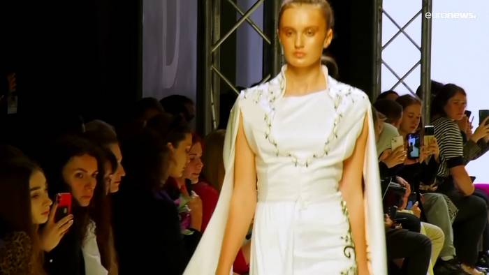 Video: Modewoche Moskau: 