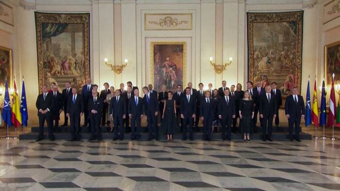 Video: NATO-Gipfel: Fürstliches Dinner bei Königs
