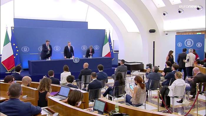 Video: Regierungskrise in Italien: Draghi soll Mehrheit im Parlament suchen