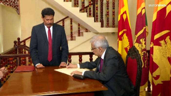 Video: Nach monatelangen Massenprotesten: Sri Lanka hat neuen Interimspräsidenten