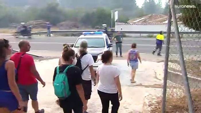 Video: Hitze und Waldbrände: Tausende Menschen in Südeuropa auf der Flucht