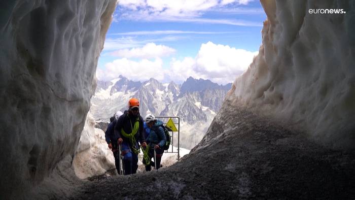 Video: Hitzewelle in den Alpen: Bergführer sagen Touren auf den Mont Blanc ab