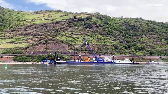 News video: Rhenus Pater läuft trocken: Niedrigwasser auf dem Rhein schadet der Binnenschifffahrt