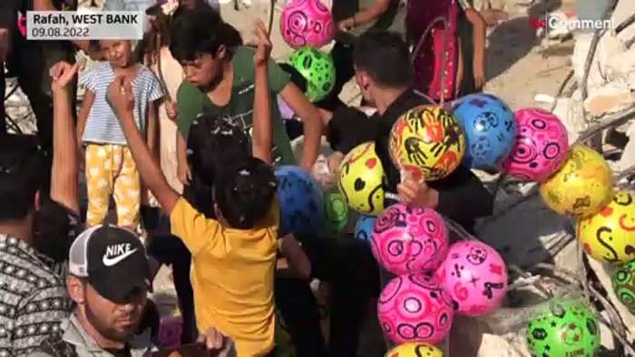 News video: Nach den Kämpfen: Clowns in Gaza versuchen Kinder aufzuheitern