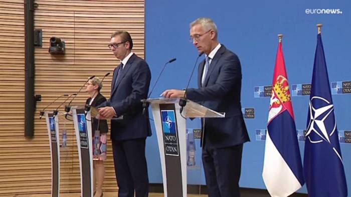 Video: Nato-Generalsekretär Stoltenberg ruft Serbien und Kosovo zu Zurückhaltung auf