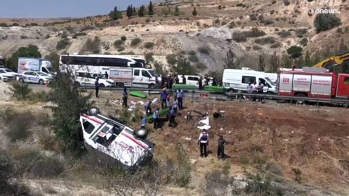 Video: Türkei: Verkehrsunfall mit mindestens 16 Toten