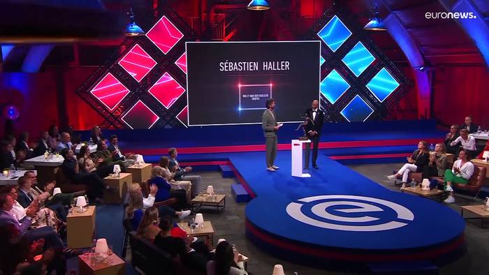 News video: Für emotionalen Auftritt gefeiert: BVB-Profi Haller spricht über Chemotherapie