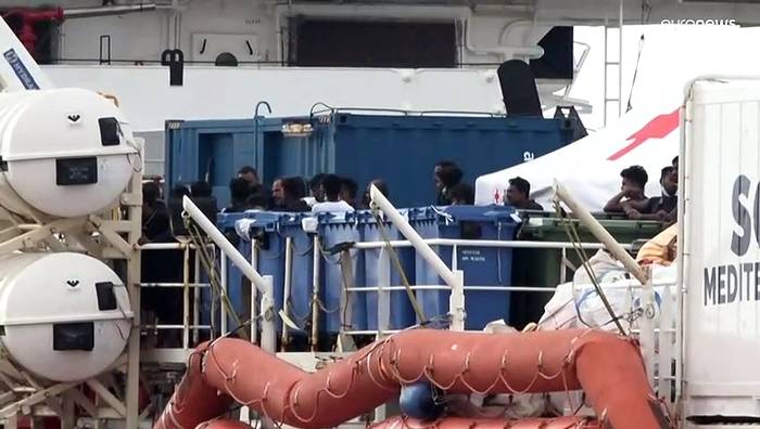 Video: Nach Blockade: Ocean Viking bringt 460 Migranten nach Italien