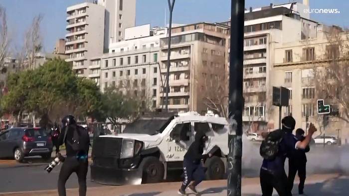 News video: Zusammenstöße zwischen Polizei und Demonstraten in Santiago