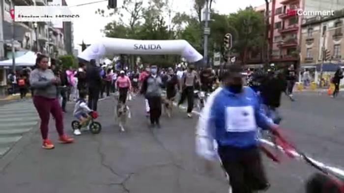 Video: Besonderer Marathon in Mexiko-City: Rivalen werden einfach weggebissen