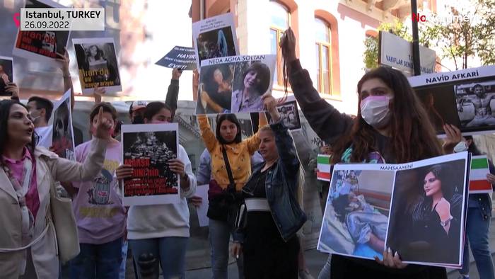 Video: „Be our voice“: Auch im Ausland Proteste für die Frauen im Iran