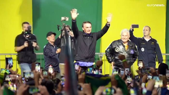 Video: Wahlkampf im Motorradkorso: Brasiliens Präsident Bolsonaro auf Stimmenfang