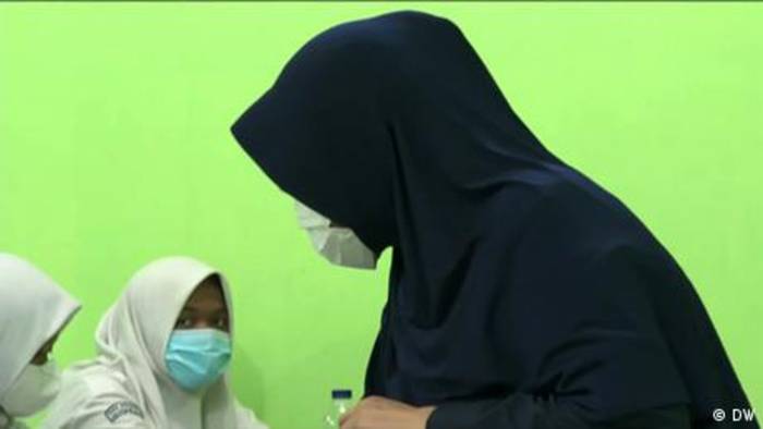 News video: Hijab-Debatte in Indonesien