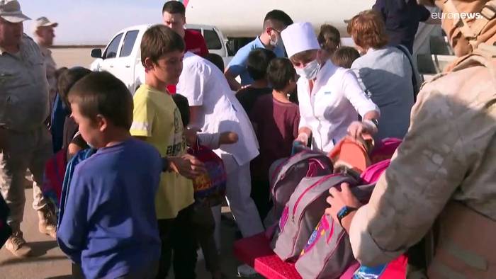 Video: Aus IS-Familien: Kreml bringt 38 Kinder von Syrien nach Russland