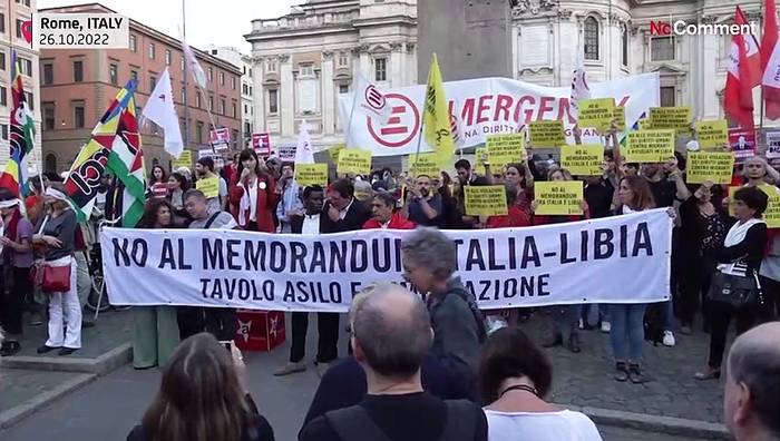 Video: Demonstrationen gegen Anti-Migrations-Abkommen zwischen Italien und Libyen