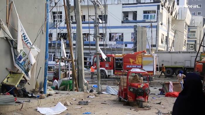 Video: 100 Tote und 300 Verletzte: Blutige Anschläge erschüttern Mogadischu