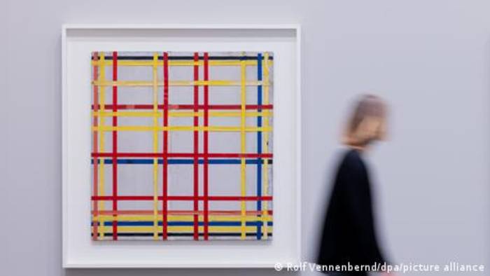 News video: Kunstwerk von Piet Mondrian hängt falsch herum