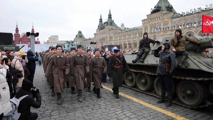 News video: Trotz Ukraine-Krieg und Mobilmachung: Moskau feiert historische Militärparade am 7. November