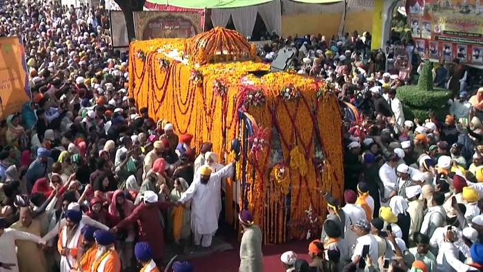 Video: Sikh-Anhänger feiern Geburtstag ihres Gründers Guru Nanak