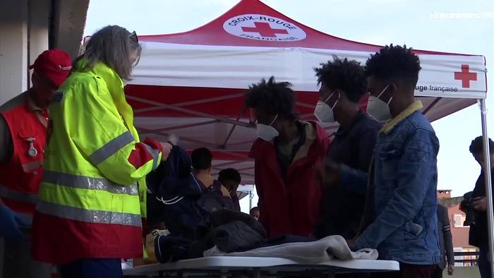 News video: Landgang in Toulon: Frankreich will Asylansprüche von 230 Migranten klären