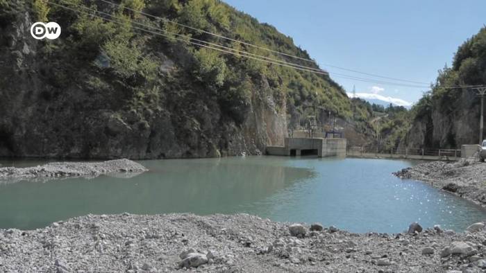 Video: Albanien: Wasserkraftwerk gefährdet ganze Region