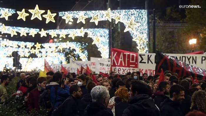 Video: Nach Tod von Kostas (16): Demonstrationen und Ausschreitungen in Thessaloniki