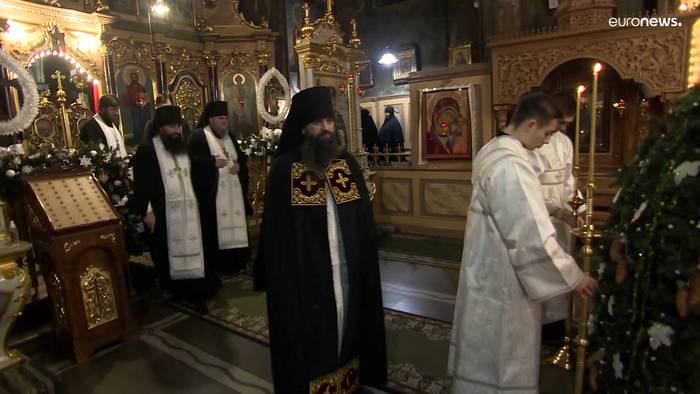News video: Heilige Messe im Dunkeln: So feiern die Menschen in der Ukraine Weihnachten