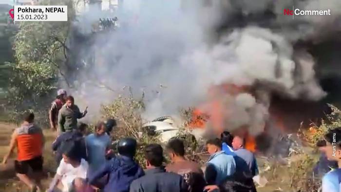 Video: Trümmer in der Schlucht von Pokhara: Der Flugzeugabsturz in Nepal