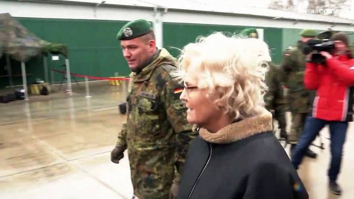 Video: Verteidigungsministerin Christine Lambrecht reicht offiziell Rücktritt ein