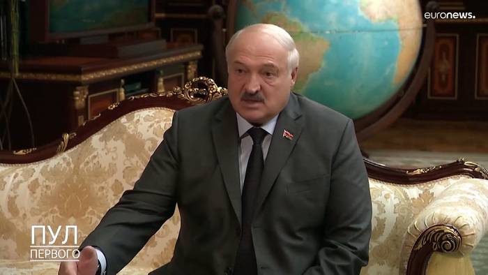 Video: Schulter an Schulter: Lawrow und Lukaschenko