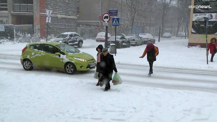 News video: Schnee in Polen, Überschwemmungen auf dem Balkan