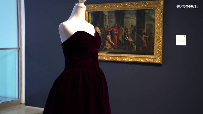 News video: 110.00 Euro erwartet: Dianas Kleid soll Auktionskasse klingeln lassen