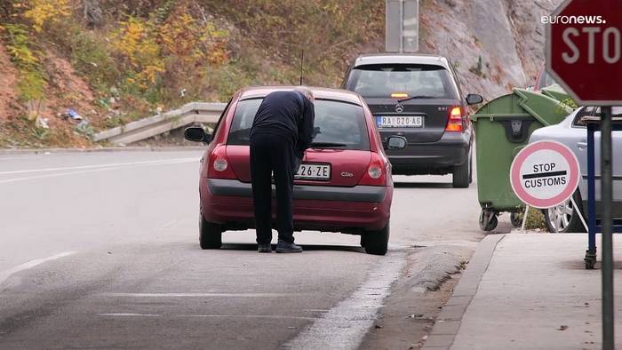 Video: Weiter wütend: Serben im Kosovo klagen wegen Autokennzeichen