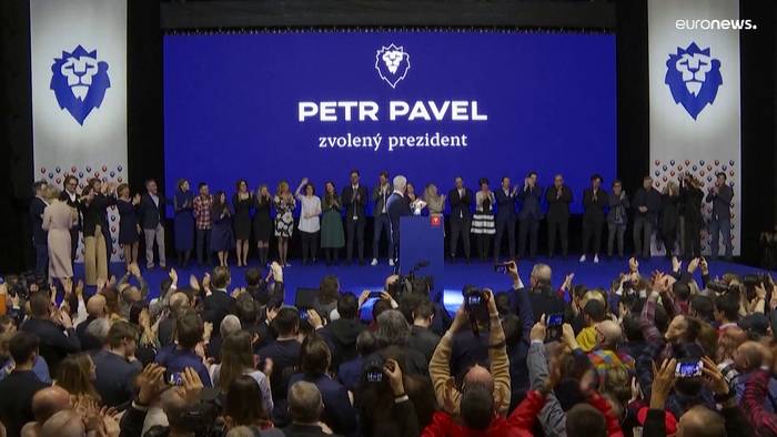 Video: Er kann doch lachen: Tschechiens neuer Präsident lässt Werte hochleben