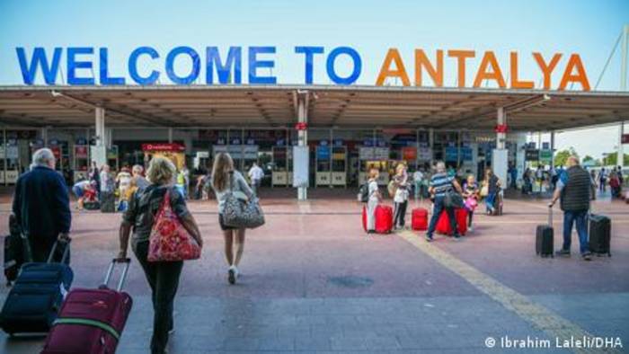News video: Russen kaufen sich in Antalya ein