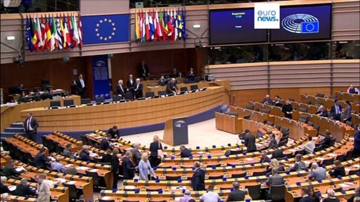 Video: Korruptionsskandal: EU-Parlament hebt Immunität zweier Verdächtiger auf