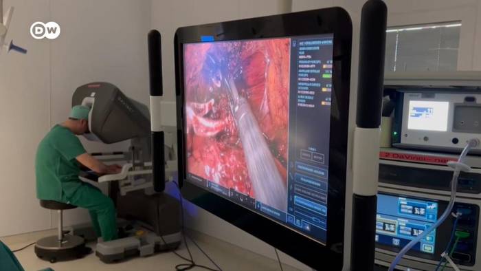 News video: Vom Roboter operiert