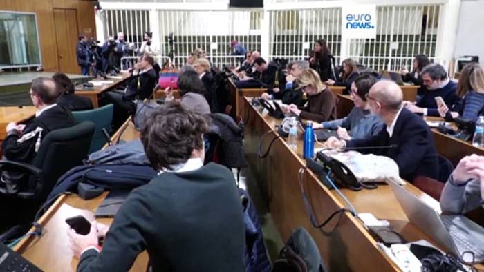 News video: Mailand: 86-jähriger Berlusconi in Korruptionsprozess freigesprochen