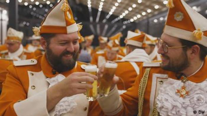 Video: Ein Australier beim Kölner Karneval
