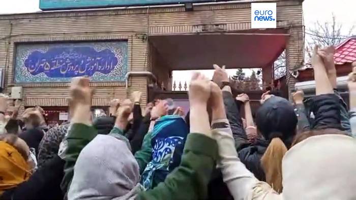 Video: Giftanschläge auf Mädchenschulen: Chamenei spricht von Verbrechen